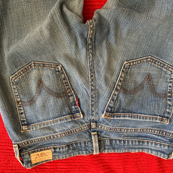 Levi’s - Picture 3 of 3